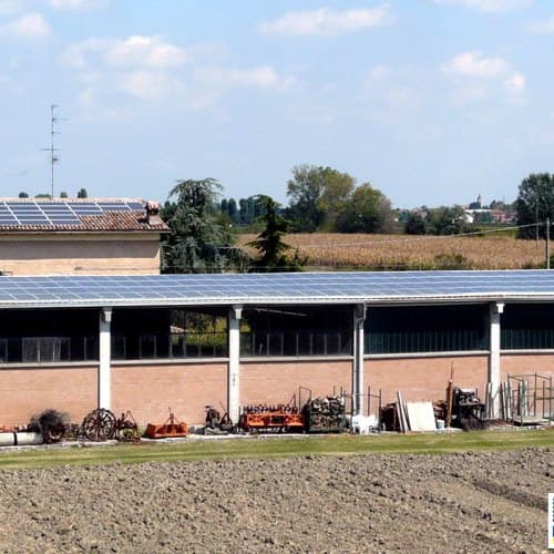 Impianti fotovoltaici per edifici ad utilizzo agricolo