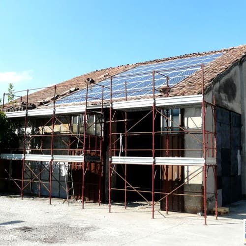 Impianti fotovoltaici per edifici ad utilizzo agricolo