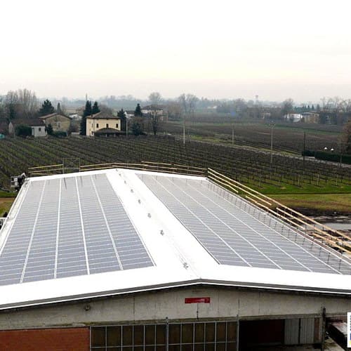 Impianti fotovoltaici per edifici ad utilizzo agricolo