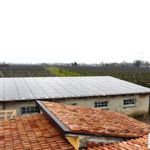 Impianti fotovoltaici per edifici ad utilizzo agricolo